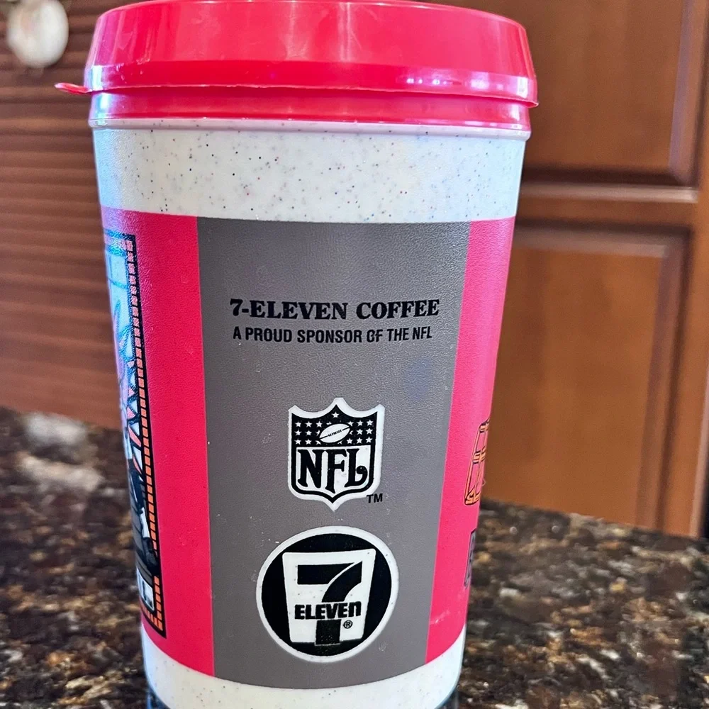 Vintage Aladdin NFL Tampa Bay Buccaneers 7-Eleven Plastic Travel Mug Cup